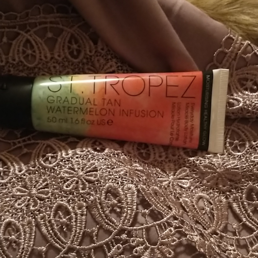 St Tropez gradual tan watermelon infusion